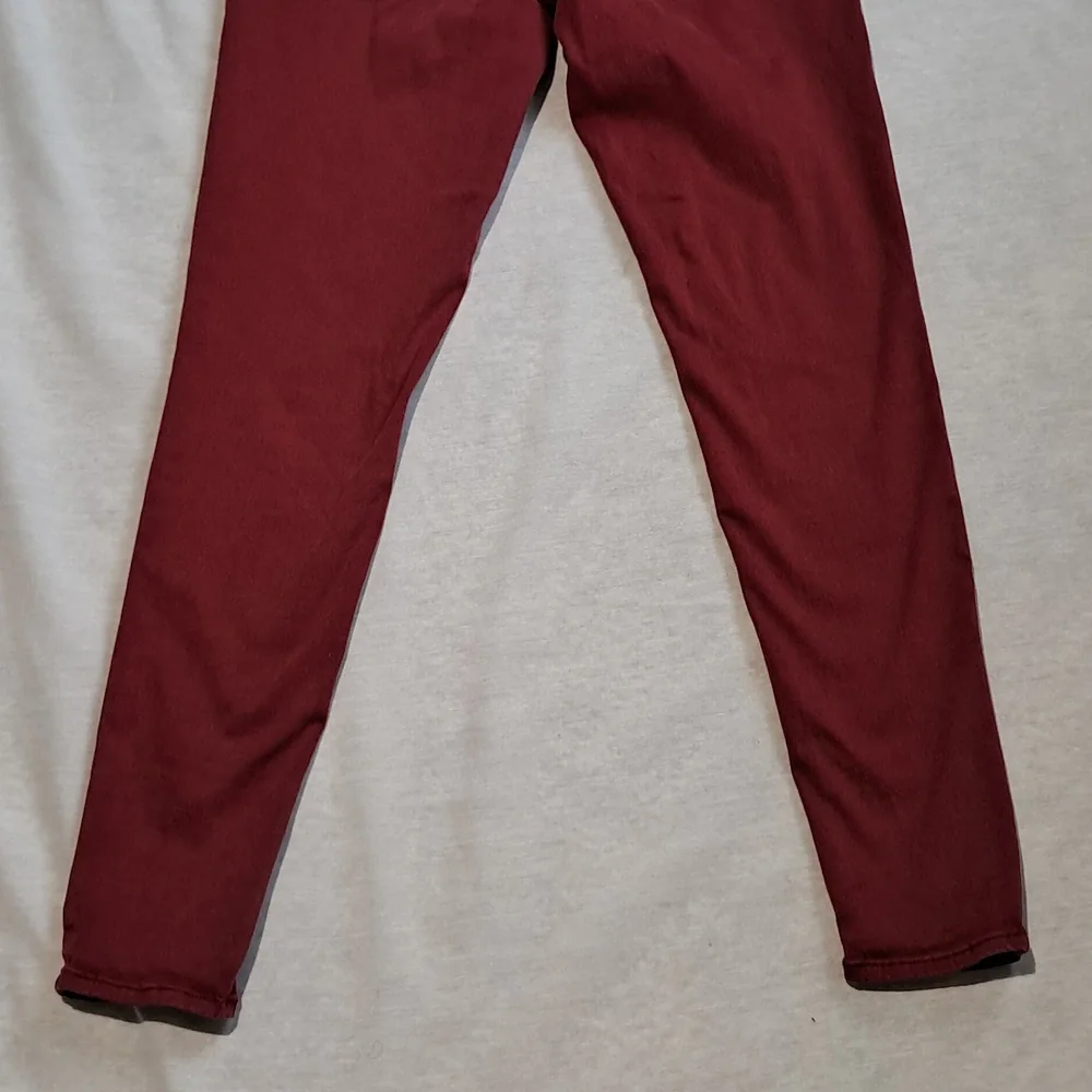 American‎ Eagle Outfitters AEO Sateen Super Stretch Jegging. Red. Size 6.